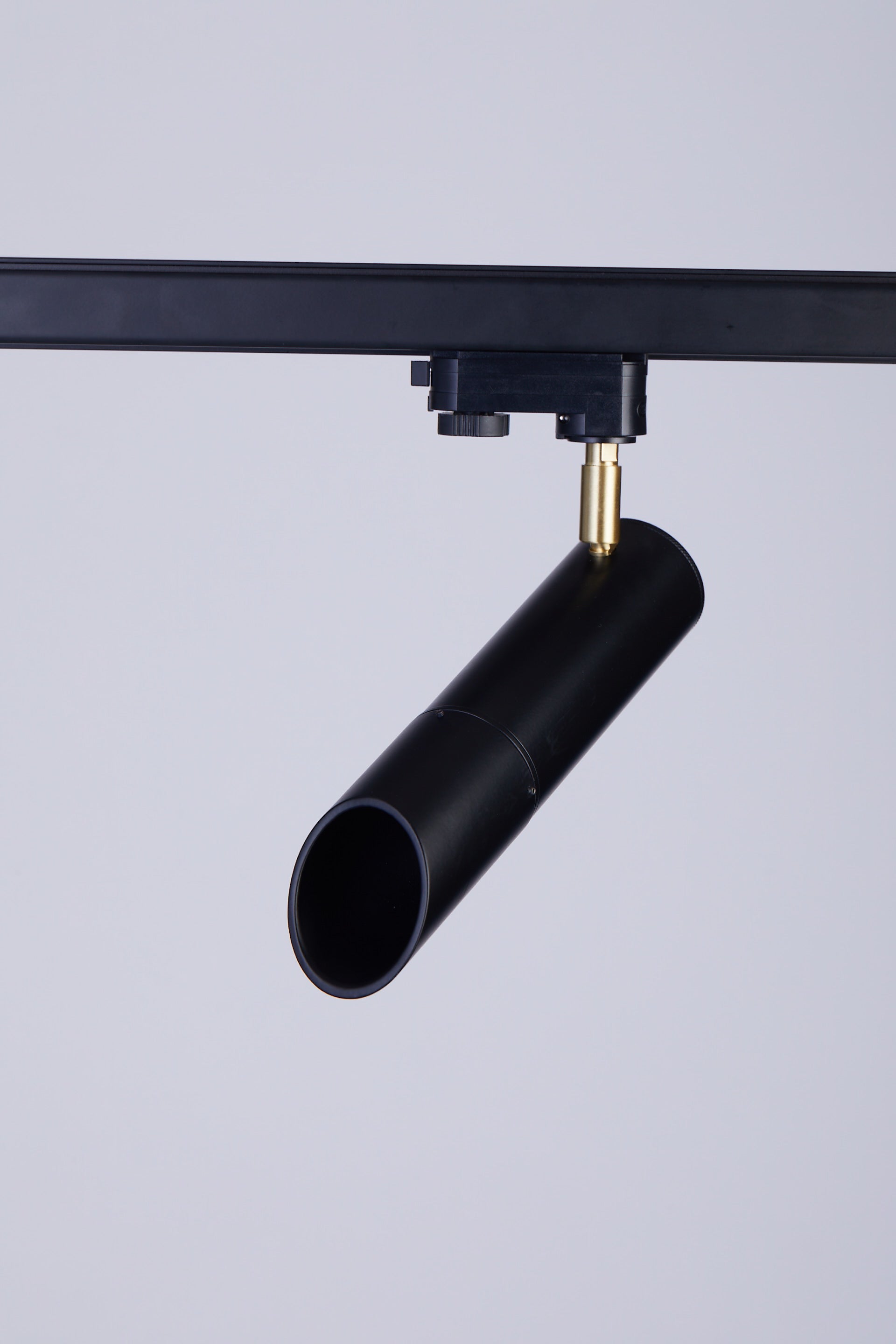 Oval Cowl Track Light Black